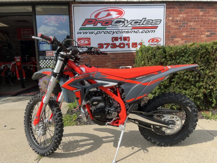 2025 Beta Xtrainer 300